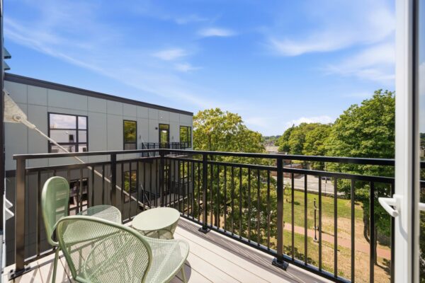 1 bedroom private balcony