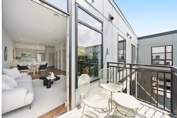 1 bedroom private balcony